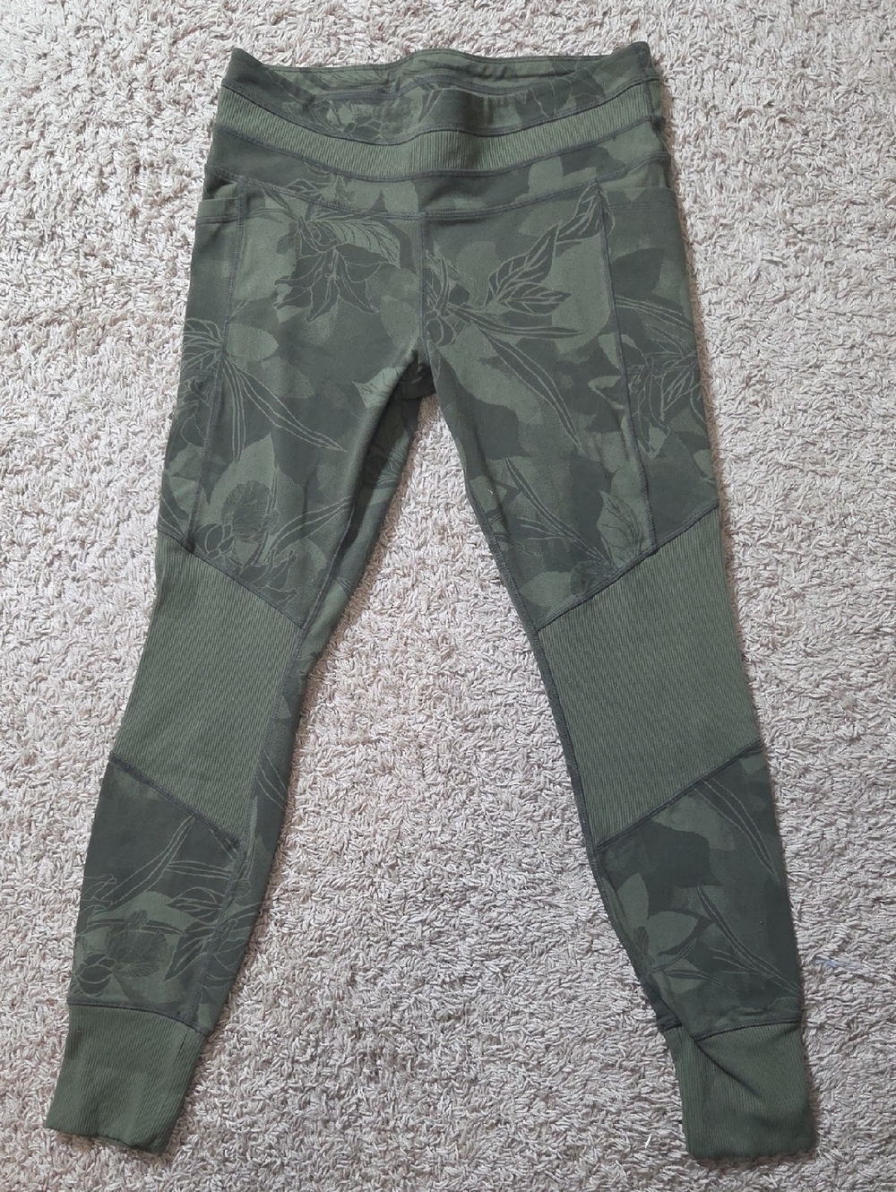 Athleta Olive Green Floral Active Leggings, Size Large, Barely Worn!